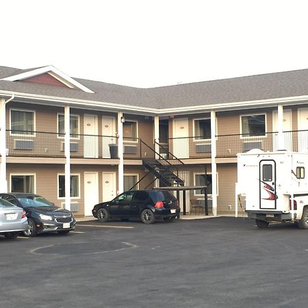 Voyageur Motel Rocky Mountain House Exterior foto
